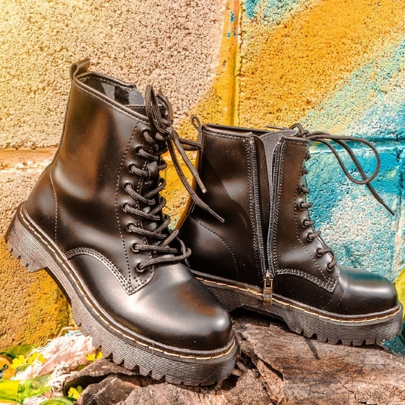 5.5, 6, 9 & 10🖤Secret Crush Combat Boot - BLK - Picture 6 of 7